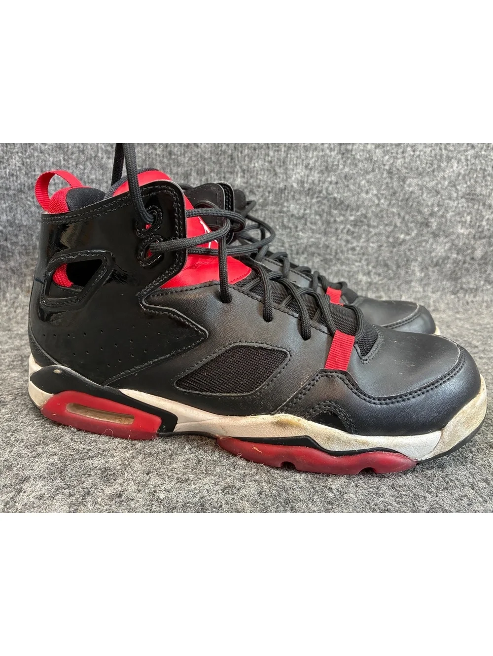 Nike DM1685-006 Air Jordan 6 Retro Black/Red Basketball Shoes Size 7Y Womens 8.5